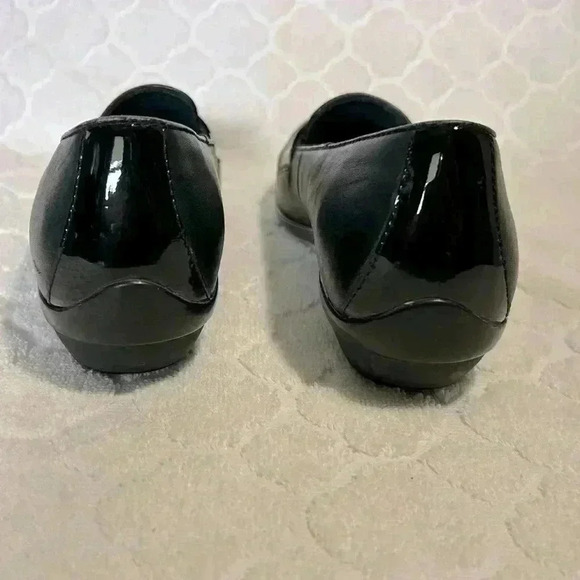 Dansko Black Leather with shiny patent detail Slip On Shoes size 36. - Picture 3 of 7